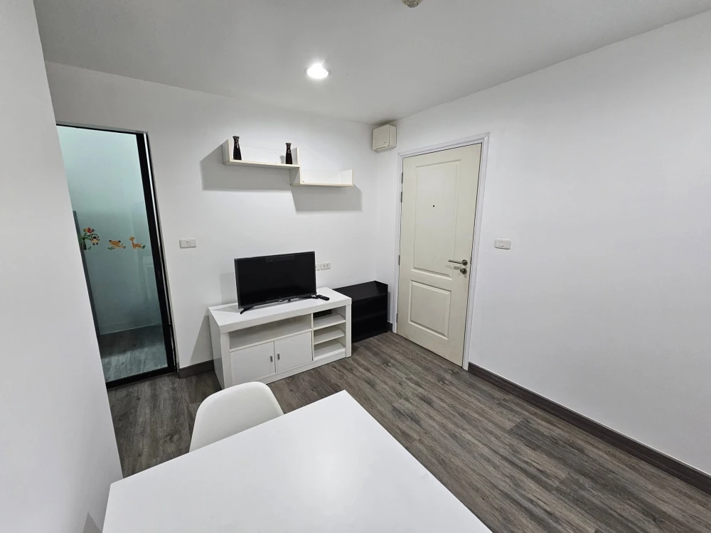 ขาย B.Loft Sukhumvit 109 ห้องพร้อมเข้าอยู่ วิวสระ เฟอร์พร้อมราคาสบายกระเป๋า จองเลย!!!