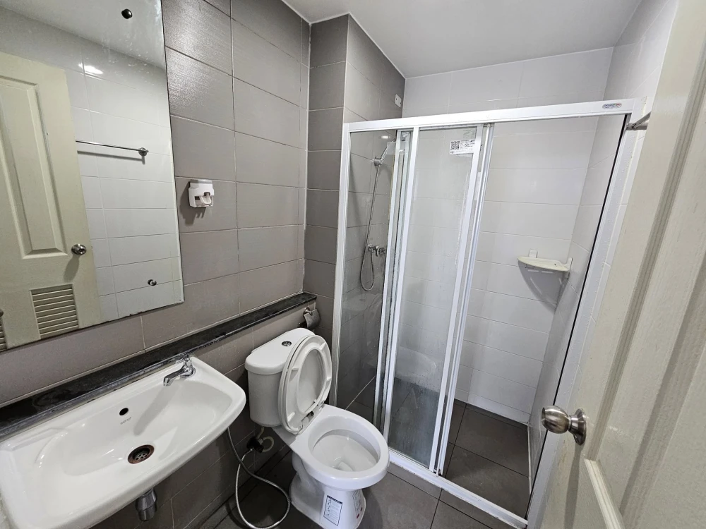 ขาย B.Loft Sukhumvit 109 ห้องพร้อมเข้าอยู่ วิวสระ เฟอร์พร้อมราคาสบายกระเป๋า จองเลย!!!
