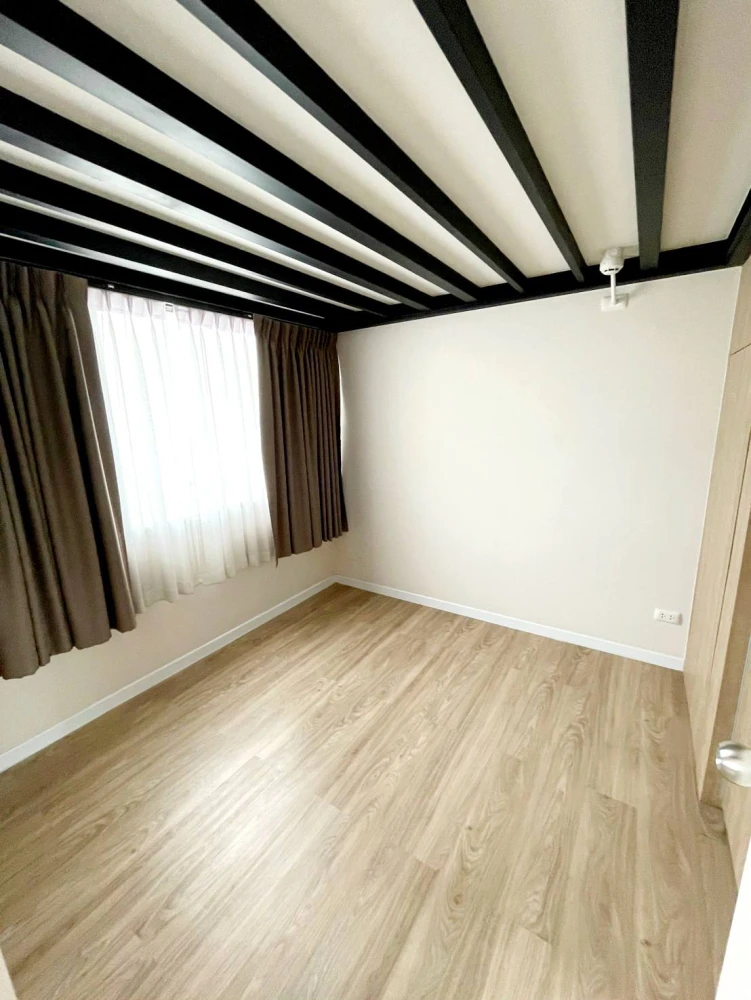 ขาย Blossom Condo @Fashion ชั้น 10 วิวสวยไม่มีตึกบัง ห้องมุม เพดานห้องสูง โปร่ง โล่งสบาย ไม่อึดอัด รีบจองเลย