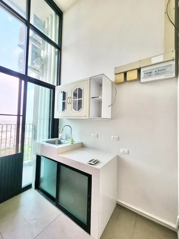 ขาย Blossom Condo @Fashion ห้อง Duplex ชั้น 18 วิวสวย โปร่ง โล่ง ไม่บล็อก เพดานสูง สนใจจองเลย