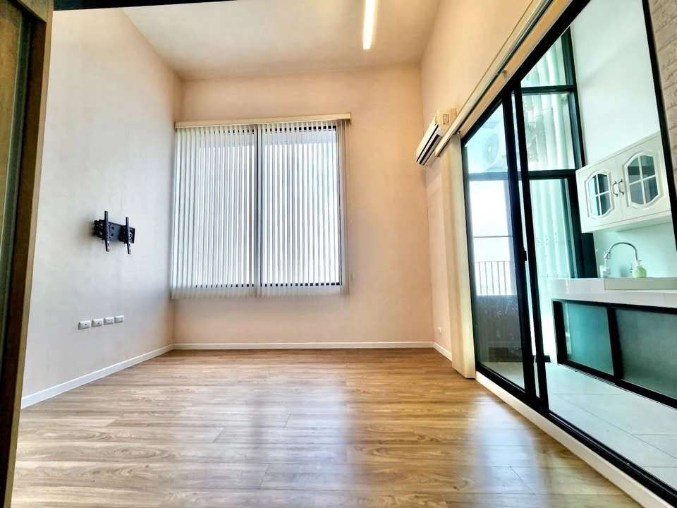 ขาย Blossom Condo @Fashion ห้อง Duplex ชั้น 18 วิวสวย โปร่ง โล่ง ไม่บล็อก เพดานสูง สนใจจองเลย