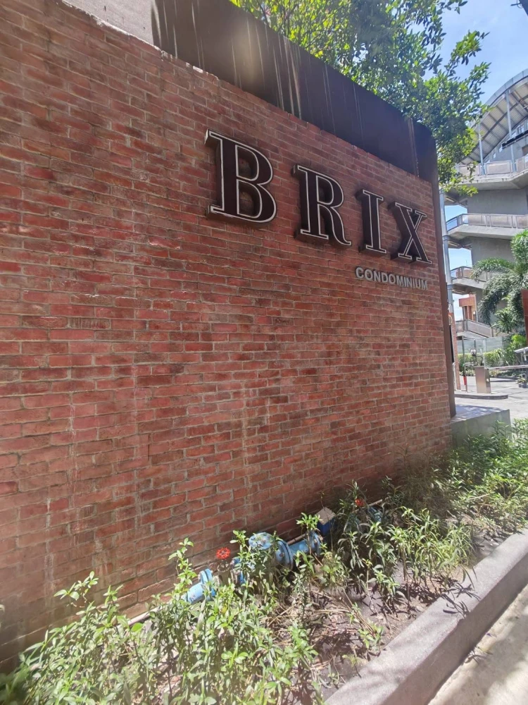 ขาย Brix Condominium ห้องพร้อมอยู่ ชั้นสูง เฟอร์พร้อม จองเลย!!!