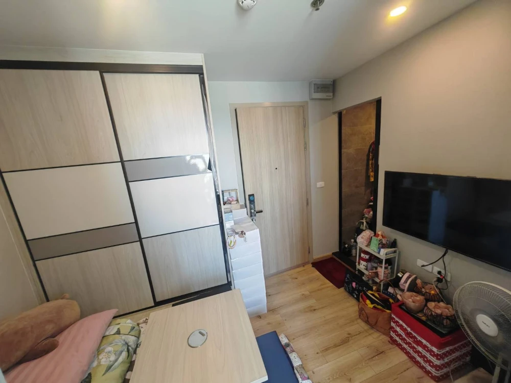 ขาย Brix Condominium ห้องพร้อมอยู่ ชั้นสูง เฟอร์พร้อม จองเลย!!!