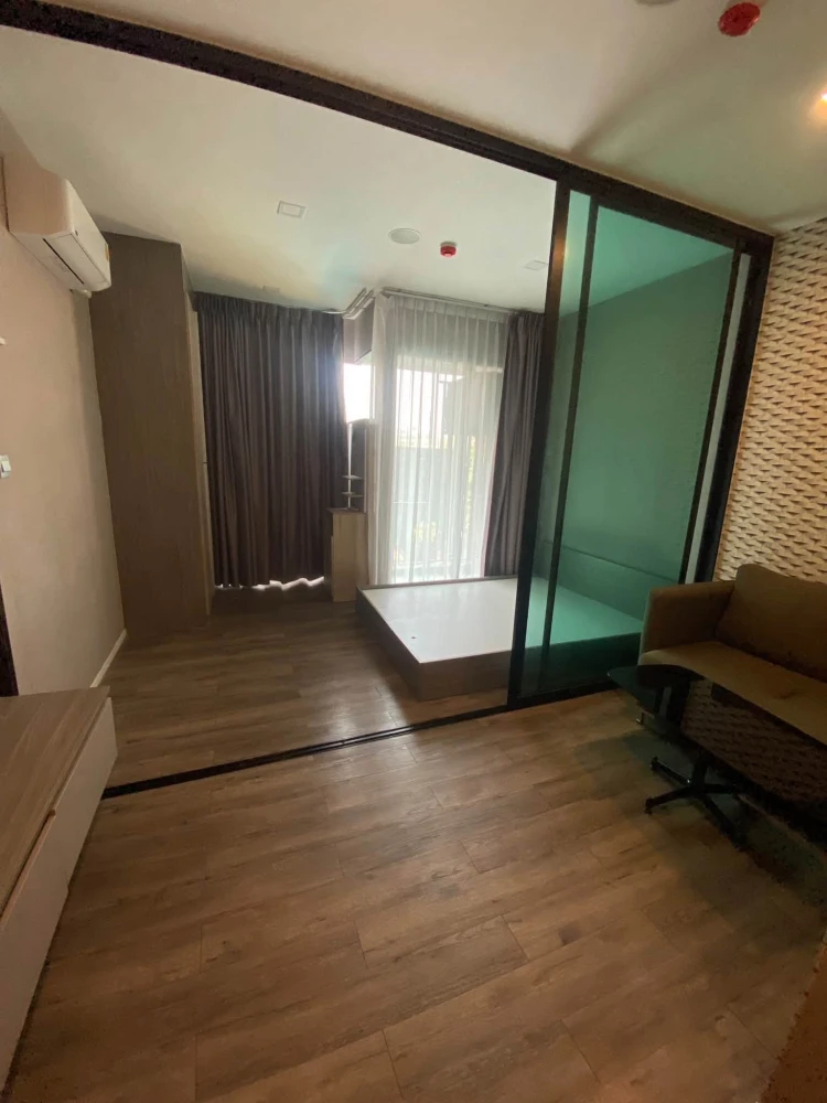 ขาย Brown Condo Ratchada 32 ห้องชั้น 4 วิวสระว่ายน้ำ ติดวอลเปเปอร์อย่างดี จองเลย