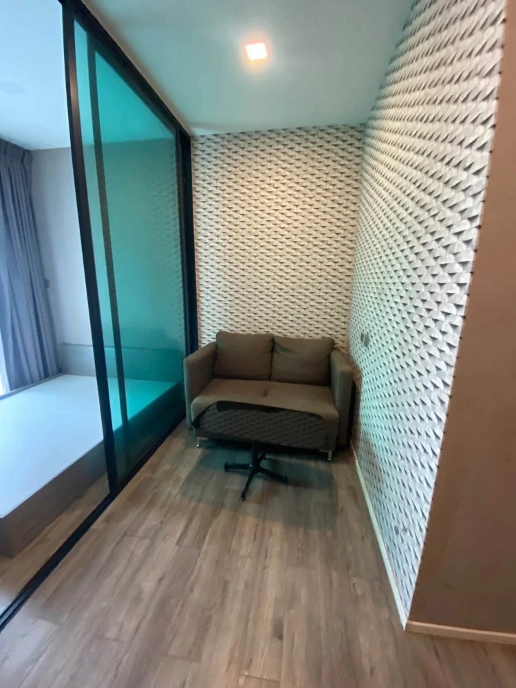 ขาย Brown Condo Ratchada 32 ห้องชั้น 4 วิวสระว่ายน้ำ ติดวอลเปเปอร์อย่างดี จองเลย