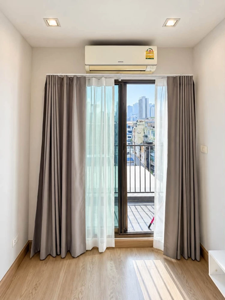 ขาย Casa Condo Asoke-Dindaeng ห้องสวย ทำเลอโศก–ดินแดงใจกลางเมือง ห้องนั่งเล่นแยกเป็นสัดส่วน รีบจองเลย