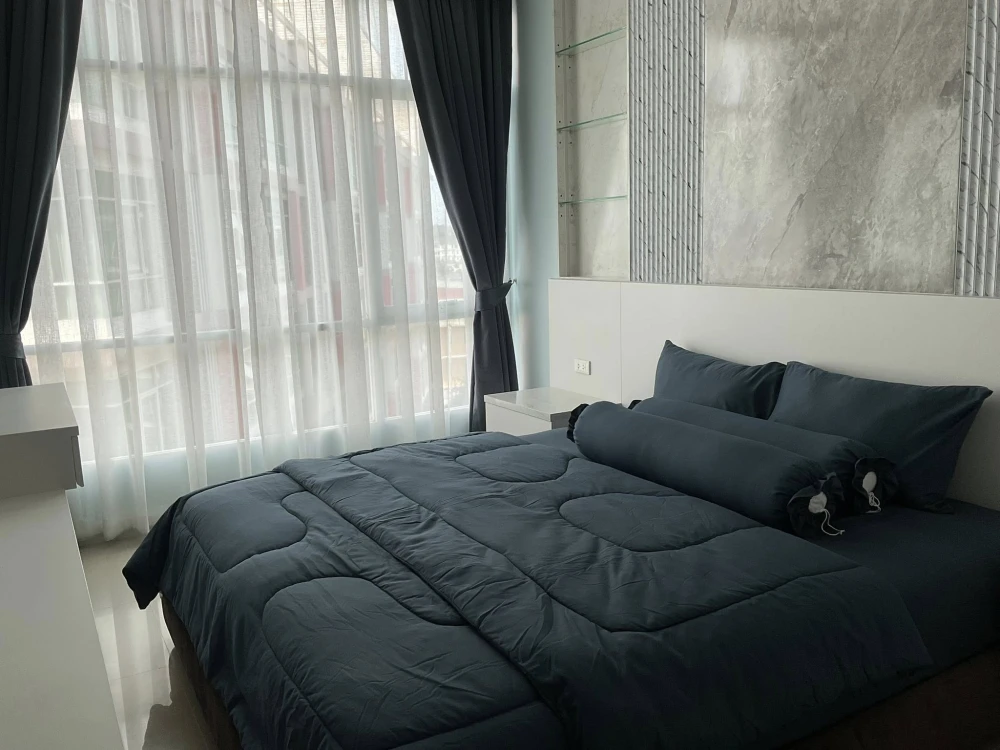 ขาย CC Condominium 1 1 ห้องนอน 1 ห้องน้ำ มาพร้อมเฟอร์นิเจอร์ครบครัน บิ้วอินหัวเตียงลายหินอ่อนอย่างดี จองเลย