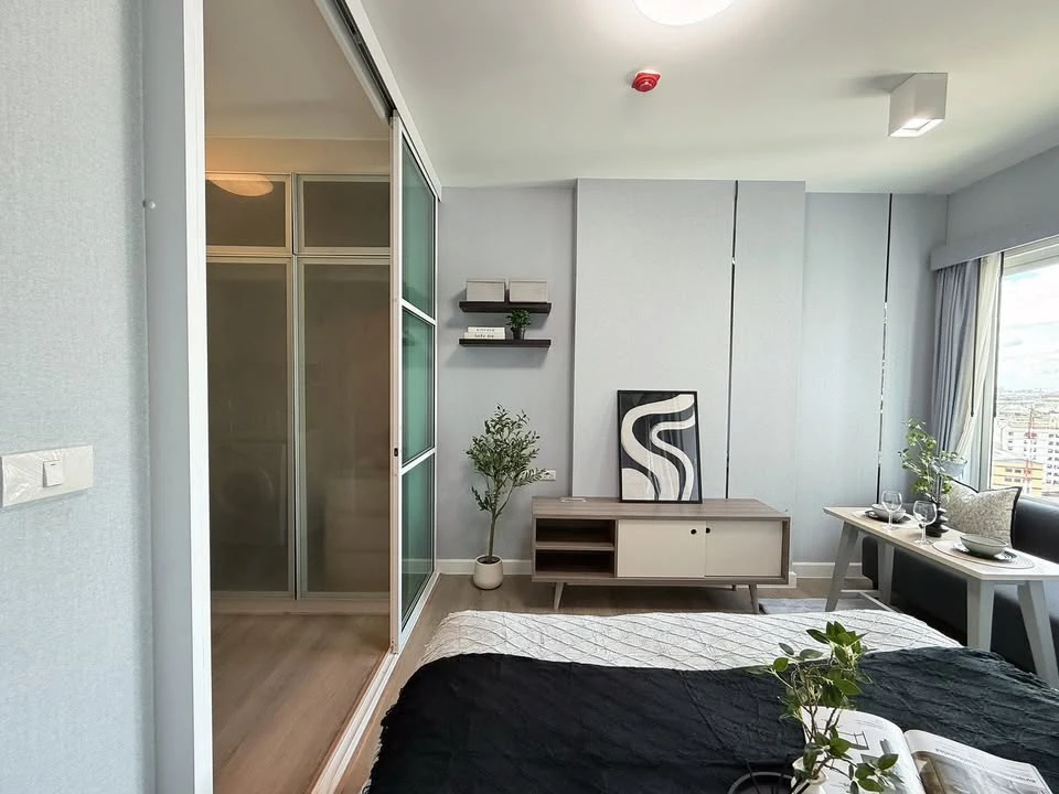 ขาย Chapter One Eco Ratchada-HuaiKhwang ห้อง Studio ตกแต่งสวยมาก พร้อมเฟอร์นิเจอร์และเครื่องใช้ไฟฟ้าครบ หิ้วกระเป๋าเข้าอยู่ได้เลย