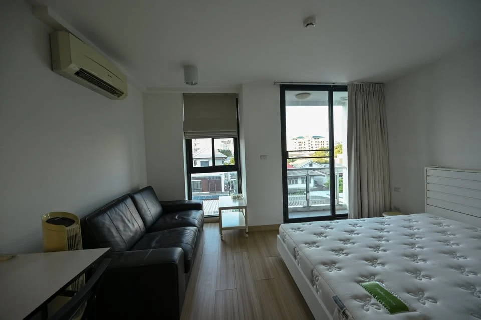 ขาย Chateau In Town Ratchada 20-2 ห้อง Studio ชั้น 4 รวมเฟอนิเจอร์พร้อมเข้าอยู่ทันที !!