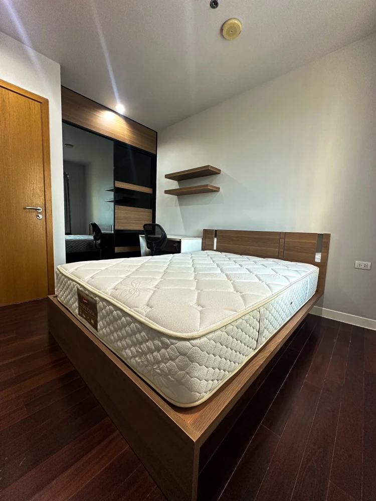 Circle Condominium for sale. Spacious and comfortable rooms, fully furnished with all appliances. Book now!