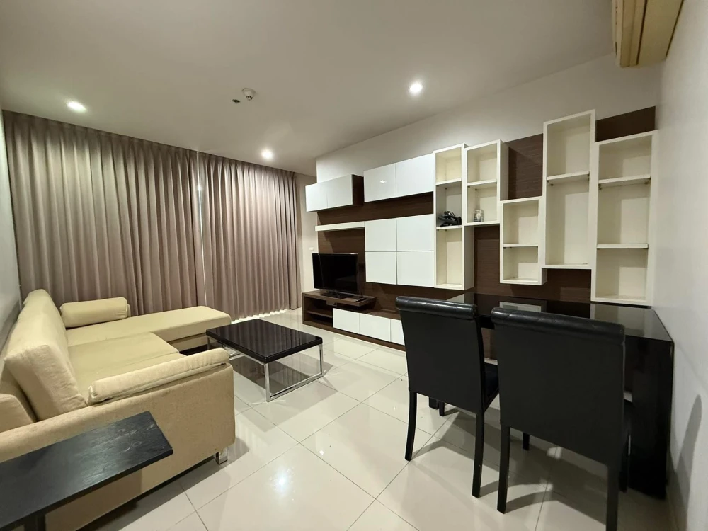 ขาย Circle Condominium 1 ห้องนอน 1 ห้องน้ำ พื้นที่ใช้สอยเยอะ มาพร้อมโซฟาตัวใหญ่น่านั่ง รีบจองด่วนๆ