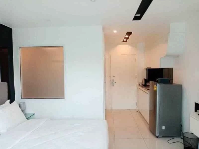 ขาย City center residence ห้องอยู่ตึก A ชั้น 1 ไม่ต้องขึ้นลิฟท์ ออกจากตึกเป็นสระน้ำเลย. มีระเบียงเป็นวิวสวน