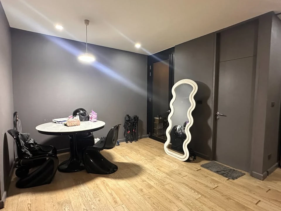 ขาย Commune 80 ห้องกว้างขวาง เพดานสูง 2.8m หน้าต่าง Full Height ไม่จองไหวหรอ