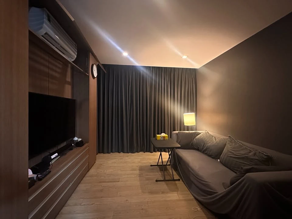 ขาย Commune 80 ห้องกว้างขวาง เพดานสูง 2.8m หน้าต่าง Full Height ไม่จองไหวหรอ