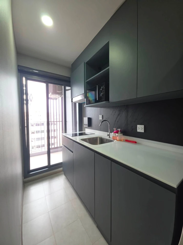 ขาย Condo Aspire รัชโยธิน ห้องพร้อมอยู่ เฟอร์ เครื่องใช้ไฟฟ้าครบ มาแต่ตัวเข้าอยู่ได้เลย คุณต้องไม่พลาด