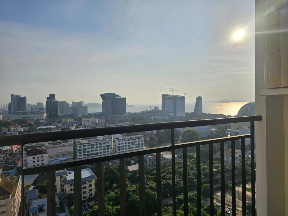 ขาย Condo Lumpini Ville Naklua - Wongamat ห้องชั้นสูง พร้อมอยู่ เฟอร์พร้อม วิวทะเล ดีแบบนี้รีบจองเลย