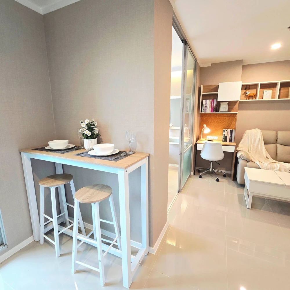 ขาย Condo Lumpini Ville Naklua - Wongamat ห้องน่าอยู่ ชั้นสูง เฟอร์พร้อม จองเลย