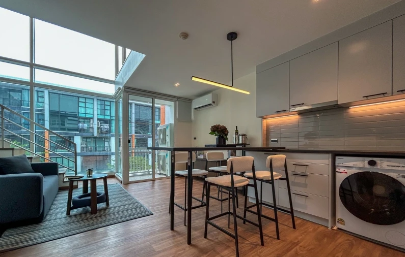 ขาย D 65 Condominium ห้อง Duplex แต่งครบ น่าอยู่ ซื้อเลย ด่วนๆ