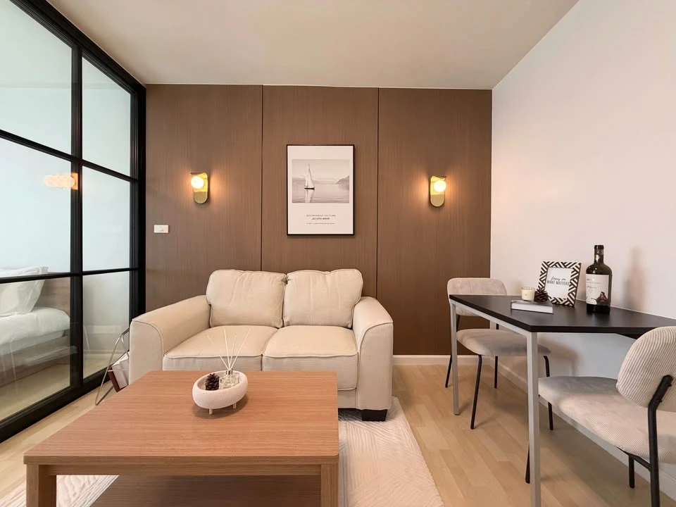 ขาย D condo รามอินทรา ห้องสวยแต่งครบพร้อมอยู่ ได้เฟอร์ เครื่องใช้ไฟฟ้า และของตกแต่งครบตามรูป ห้องแบ่งฟังก์ชั้นลงตัวเป็นสัดส่วน