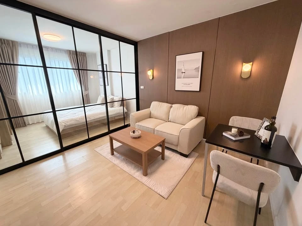 ขาย D condo รามอินทรา ห้องสวยแต่งครบพร้อมอยู่ ได้เฟอร์ เครื่องใช้ไฟฟ้า และของตกแต่งครบตามรูป ห้องแบ่งฟังก์ชั้นลงตัวเป็นสัดส่วน