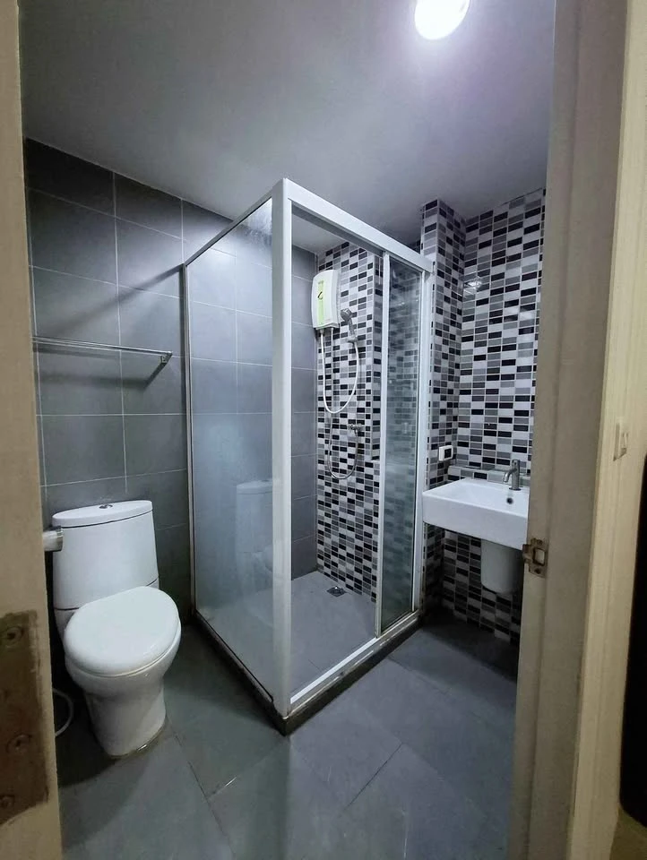 ขาย D condo Ramkhamhaeng 64 ห้องพร้อมเฟอร์ หิ้วกระเป๋ามาได้เลย รีบจองก่อนพลาด!!!