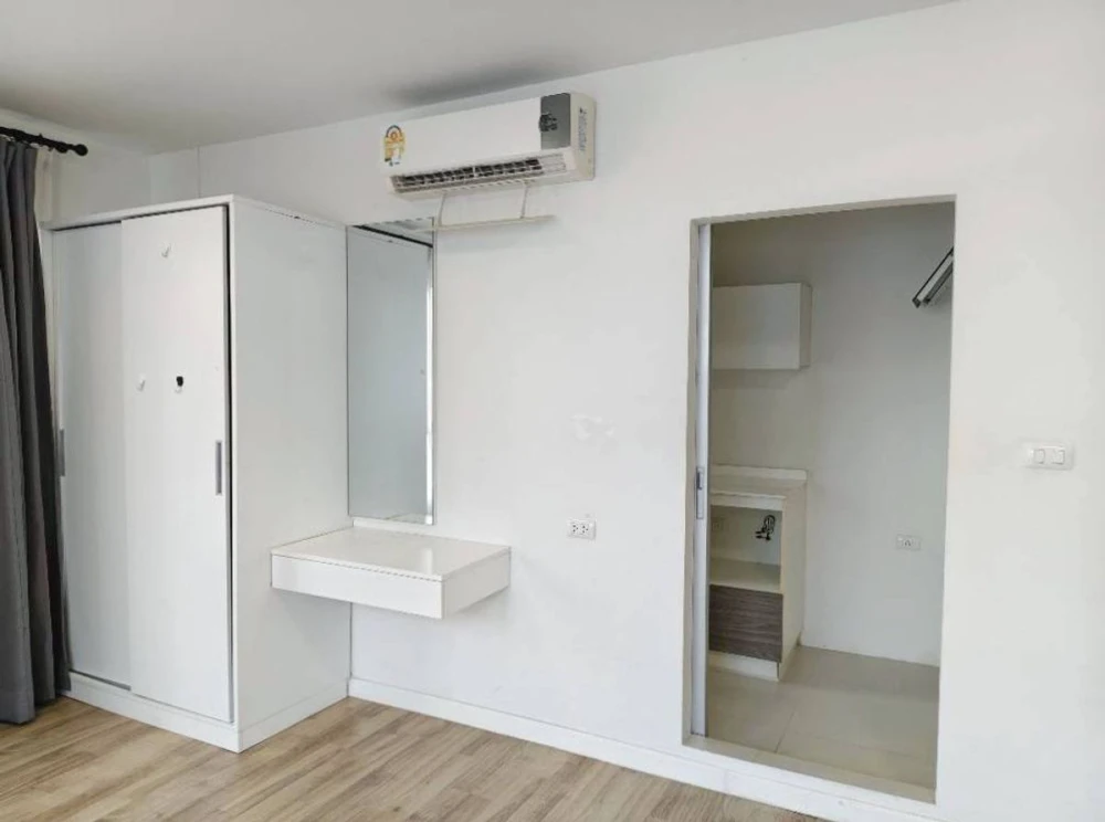 ขาย dcondo Campus Resort Rangsit 2 ห้องมุม วิวสระว่ายน้ำ แต่งครบ น่าอยู่ จองเลย