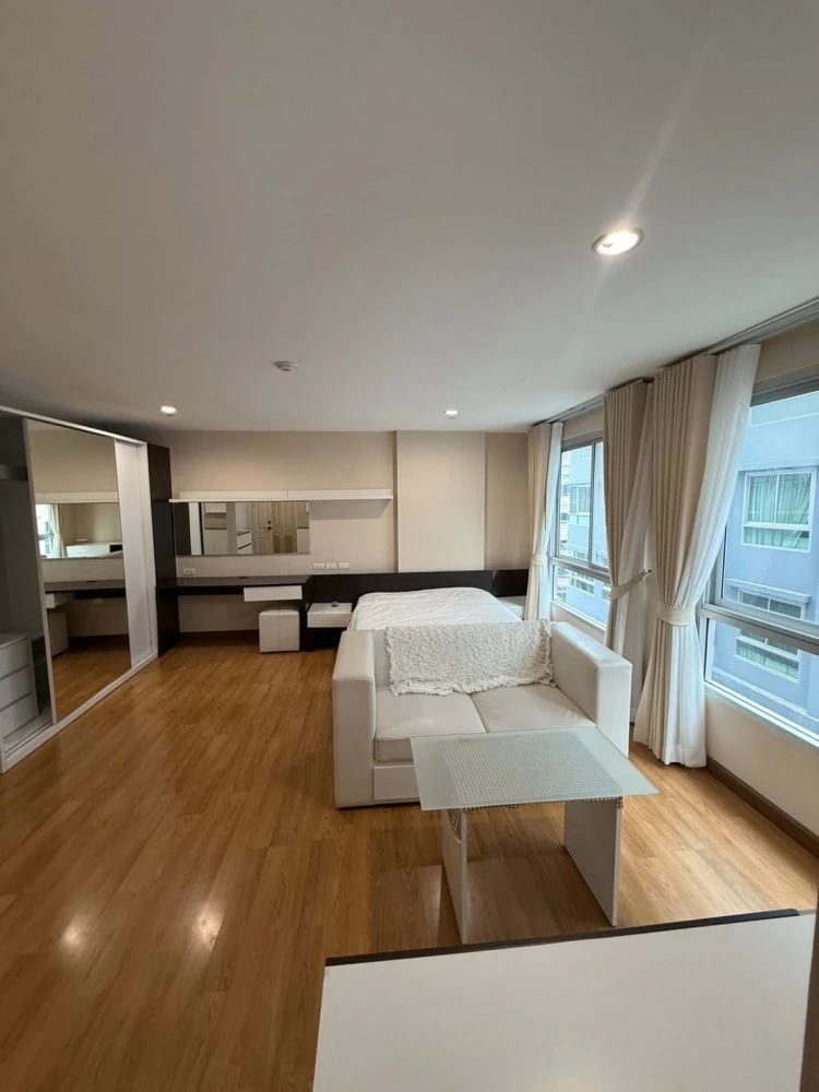 ขาย Double U Condo Phahol-Ladprao  ห้องพร้อมอยู่ กว้างอยู่สบาย หิ้วกระเป๋ามาได้เลย++