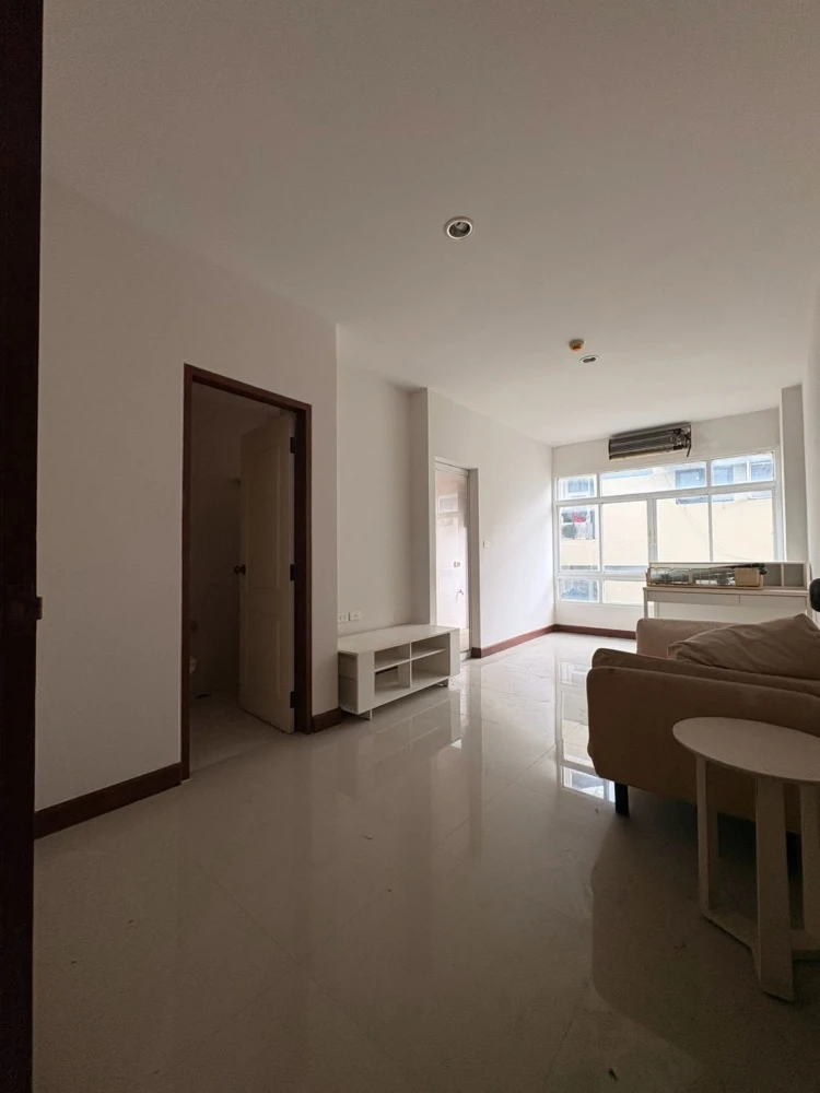 ขาย Ease Ratchada ชั้น 7 ห้องน่าอยู่ สนใจเป็นเจ้าของ รีบจองเลย ด่วนๆ