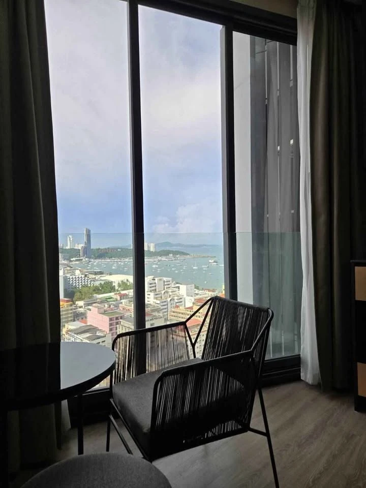 ขาย EDGE Central - Pattaya ห้องน่าอยู่ มาพร้อมเฟอร์นิเจอร์ครบครัน ทำเลดี เห็นวิวสวย จองเลยตอนนี้