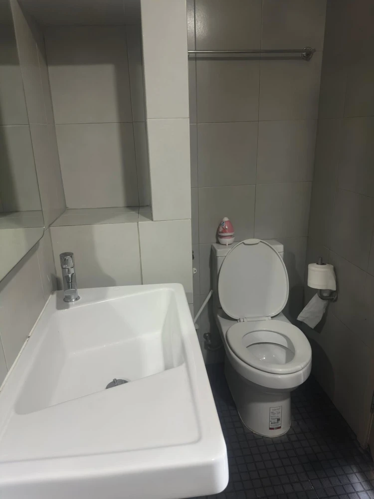 ขาย Elio Del Ray  ห้องพร้อมอยู่ เฟอพร้อม  หิ้วกระเป๋ามาได้เลย!!