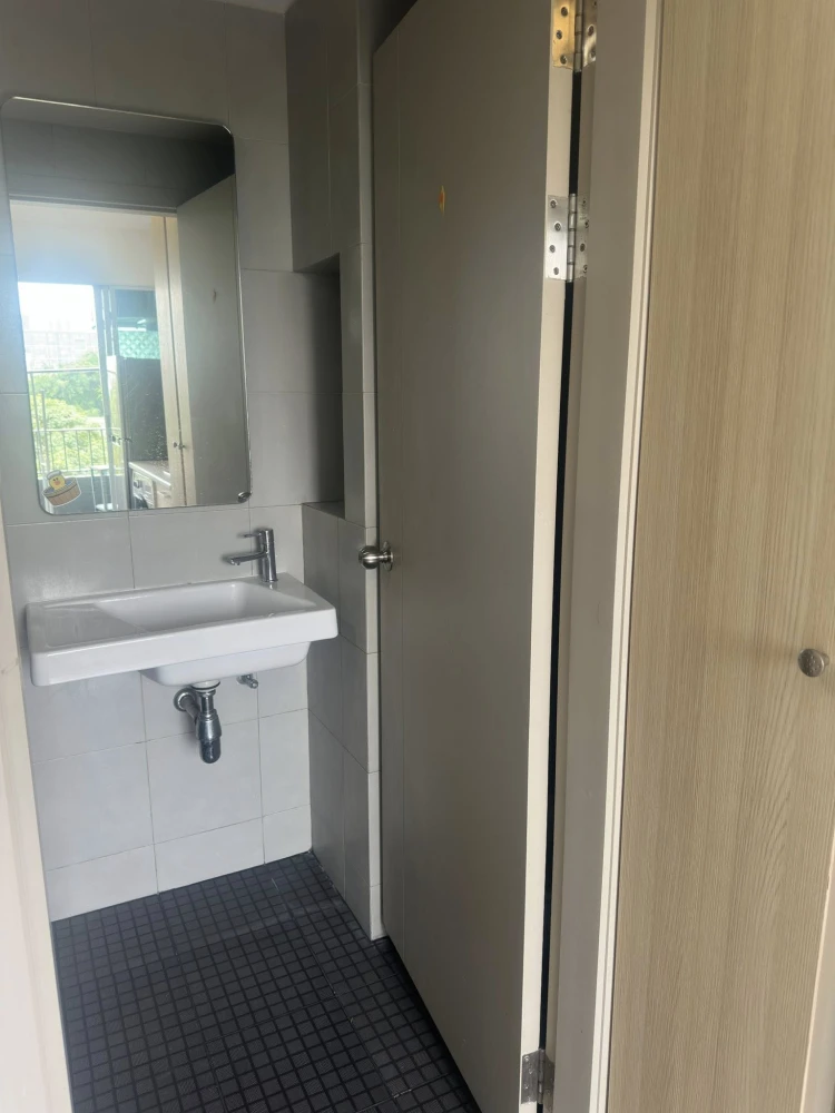 ขาย Elio Del Ray  ห้องพร้อมอยู่ เฟอพร้อม  หิ้วกระเป๋ามาได้เลย!!