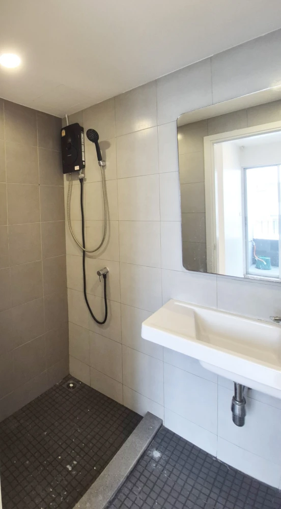 ขาย Elio Delray ชั้น 8 ทิศเหนือ ห้องเปล่า มีเฟอร์นิเจอร์ และเครื่องใช้ไฟฟ้าให้บางส่วน ย้ายเลย อย่ารีรอ