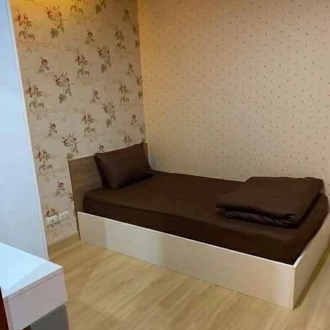 ขาย Emerald Residence Ratchada ห้องเกือบมุมสุด ส่วนตัวมาก ติดวอลเปเปอร์ทั้งห้อง บิ้วอิน พร้อมเครื่องใช้ไฟฟ้าครบ พร้อมอยู่