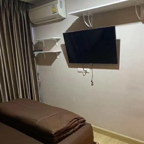 ขาย Emerald Residence Ratchada ห้องเกือบมุมสุด ส่วนตัวมาก ติดวอลเปเปอร์ทั้งห้อง บิ้วอิน พร้อมเครื่องใช้ไฟฟ้าครบ พร้อมอยู่