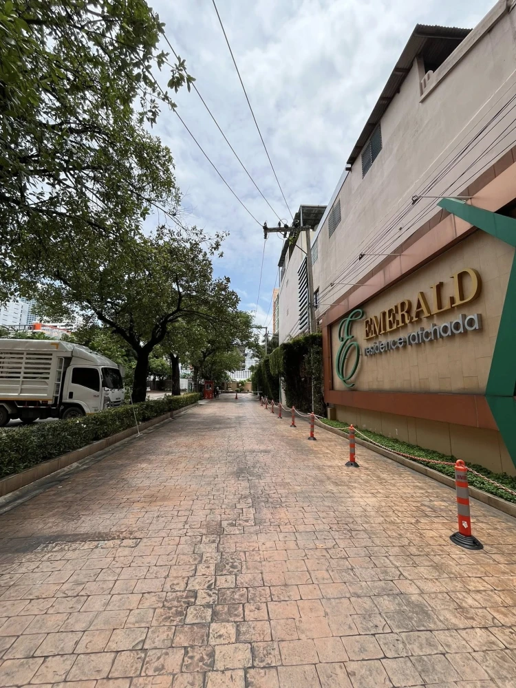 ขาย Emerald Residence Ratchada Condominium ห้องพร้อมอยู่ ครบจบที่นี่ พลาดแล้วจะเสียดาย