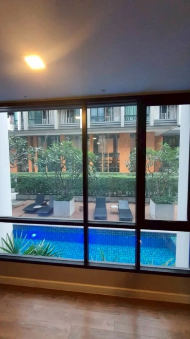 ขาย ESTA Bliss แบบ 2 ห้องนอน 1 ห้องน้ำ ห้องมุม ร่มรื่น วิวสระ ทำเลดี พลาดแล้วจะเสียใจ