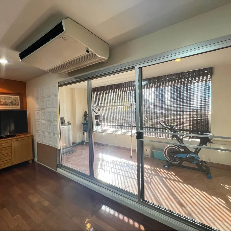 ขาย First Tower ชั้น 10 ห้องกว้าง แต่งครบ พร้อมอยู่ สนใจจองเลย ด่วนๆ