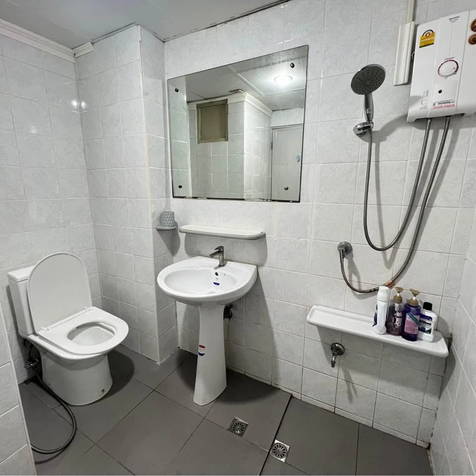 ขาย First Tower ชั้น 10 ห้องกว้าง แต่งครบ พร้อมอยู่ สนใจจองเลย ด่วนๆ