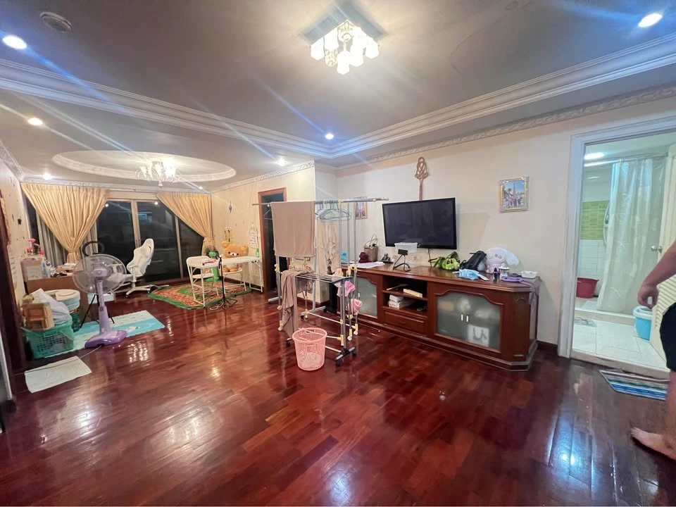 ขาย Flora Ville ห้องกว้างพื้นที่ใช้สอยเยอะ ทำเลดี เดินทางสะดวก มาพร้อมสิ่งอำนวยความสะดวกครบครัน จองเลยด่วนๆ