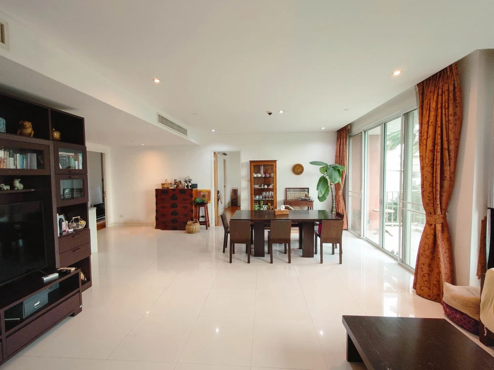ขาย Fullerton Sukhumvit 3 ห้องนอน แต่งครบ น่าอยู่ สนใจจองเลย ห้ามพลาด