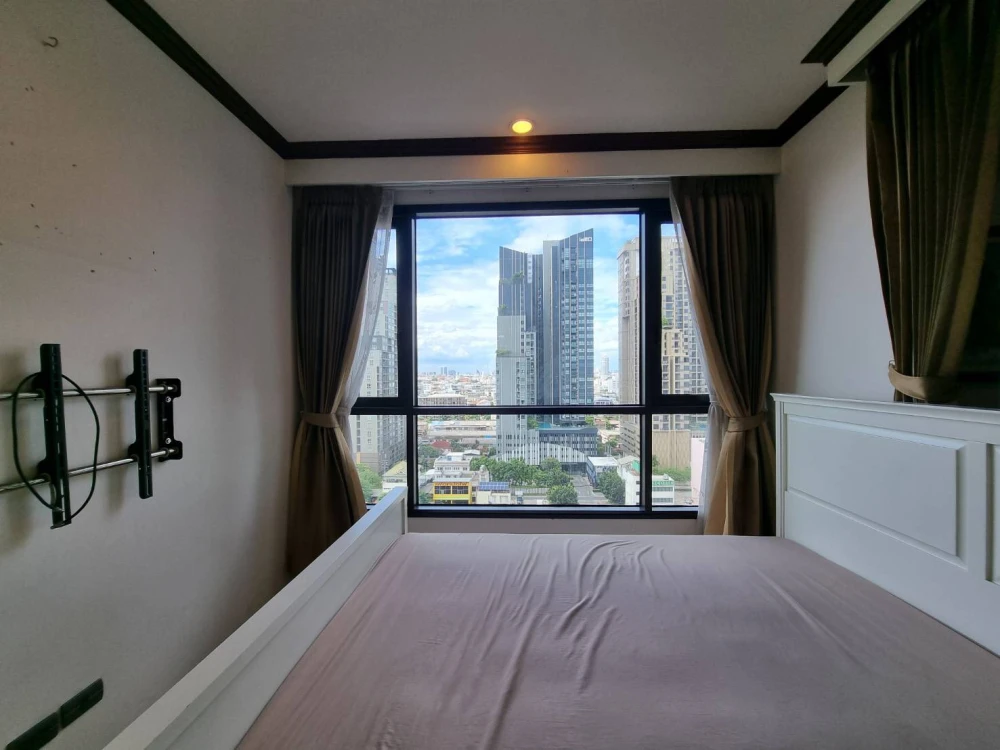 ขาย Fuse Sathorn-Taksin 1 ห้องนอน 1 ห้องน้ำ มาพร้อมสิ่งอำนวยความสะดวกในทำเลสุดปัง ห้ามพลาด