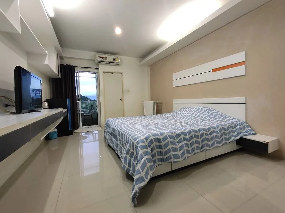 ขาย Good View Condominium 1 ห้องนอน 1 ห้องน้ำ เฟอร์นิเจอร์และเครื่องใช้ไฟฟ้าครบครัน ห้ามพลาด