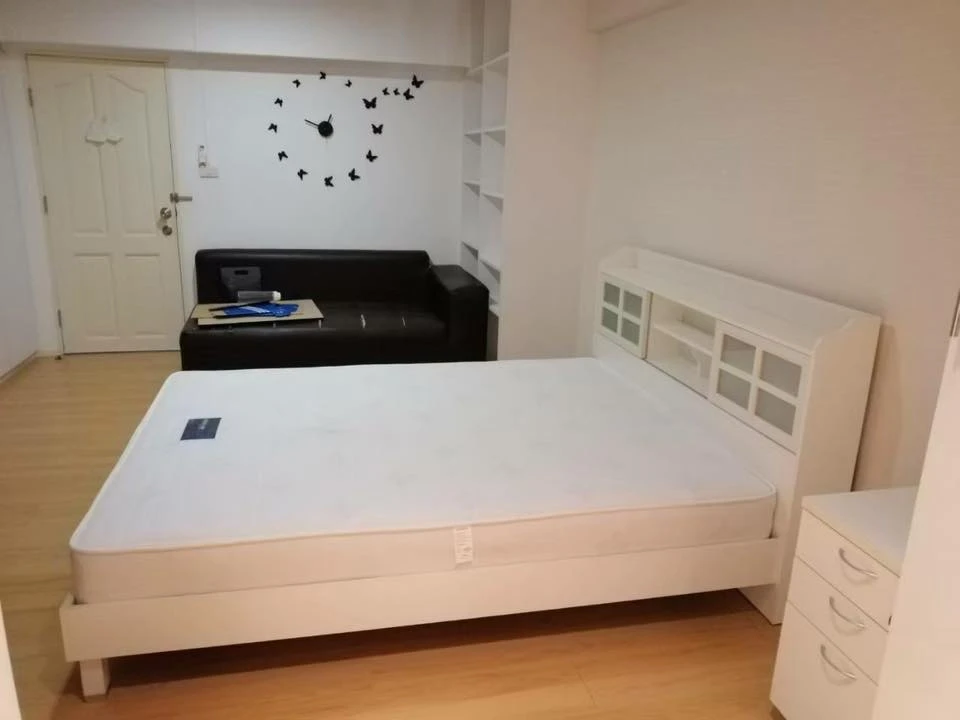 Grand Park Town condo for sale. Fully furnished and equipped with all amenities. Don't miss out!