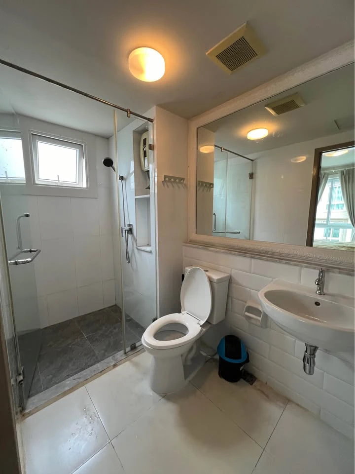 ขาย Groovy Sriracha ห้องมุมให้ความเป็นส่วนตัว มาพร้อมเฟอร์ครบครัน ทำเลดี เห็นวิวสระว่ายน้ำ จองเลย