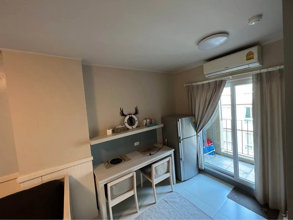 ขาย Groovy Sriracha ห้องมุมให้ความเป็นส่วนตัว มาพร้อมเฟอร์ครบครัน ทำเลดี เห็นวิวสระว่ายน้ำ จองเลย