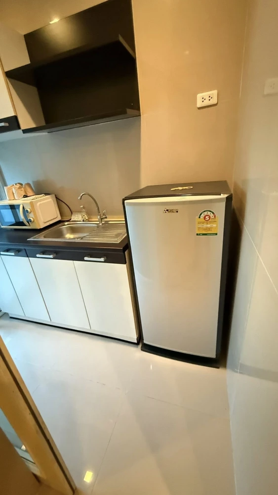 ขาย  Happy Condo Ladprao 101 ห้องพร้อมอยู่ เฟอร์พร้อม มาแต่ตัวเข้าอยู่ได้เลย รีบจองเลยก่อนพลาด!!!