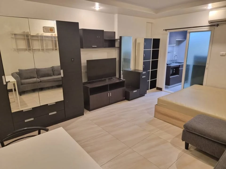 ขาย Happy Condo Ratchada 18 ห้องน่าอยู่ มาพร้อมเฟอร์นิเจอร์และเครื่องใช้ไฟฟ้าครบครัน รีบจองด่วนๆจ้า
