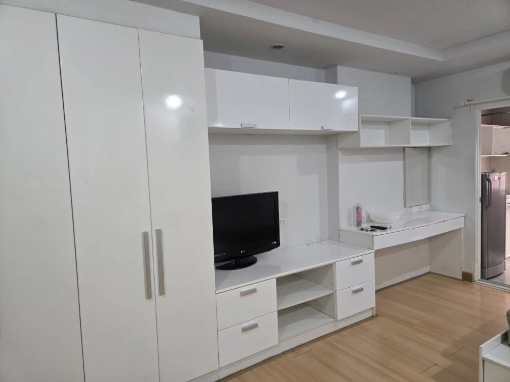 ขาย Happy Condo Ratchada 18 ห้องพร้อมอยู่ เฟอร์พร้อม ชั้นไม่สูง จองเลย