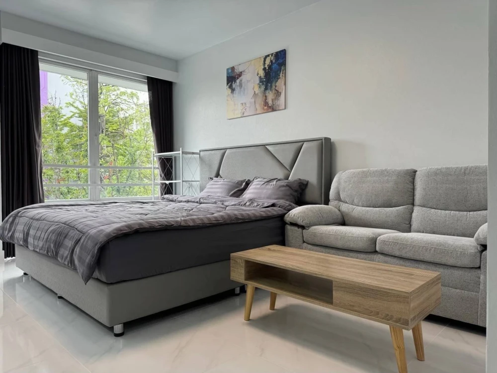 ขาย i-HOUSE Laguna Garden RCA ห้องน่าอยู่ ทำเลดี มาพร้อมเฟอร์นิเจอร์ครบครัน ห้ามพลาด