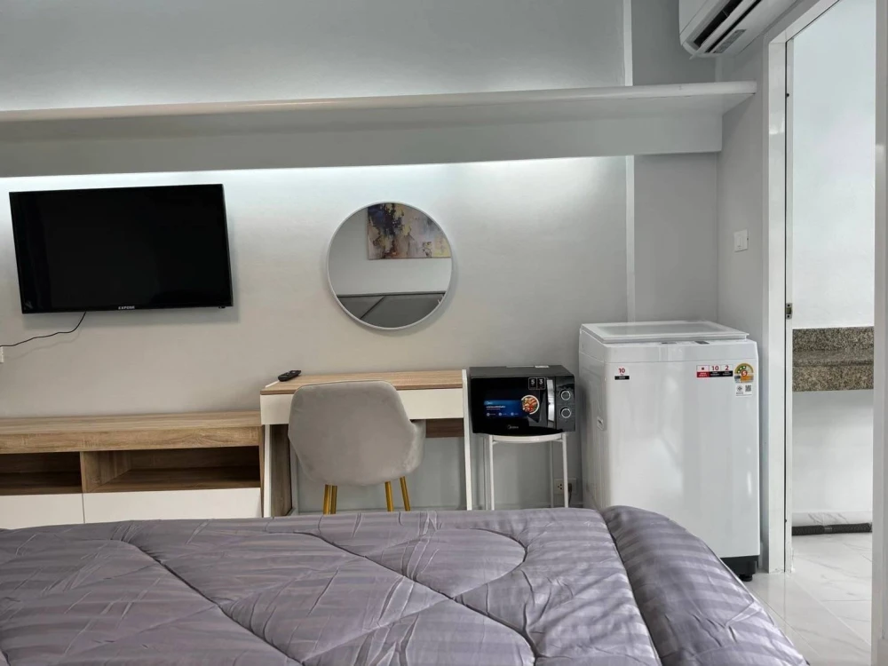 ขาย i-HOUSE Laguna Garden RCA ห้องน่าอยู่ ทำเลดี มาพร้อมเฟอร์นิเจอร์ครบครัน ห้ามพลาด